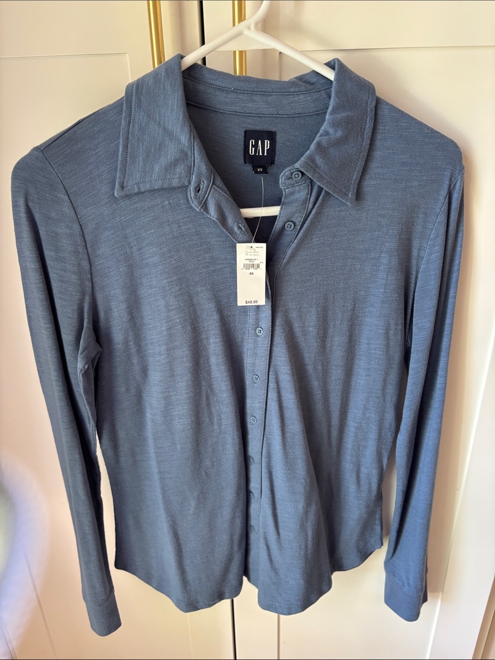 NWT Gap button up size XS blue